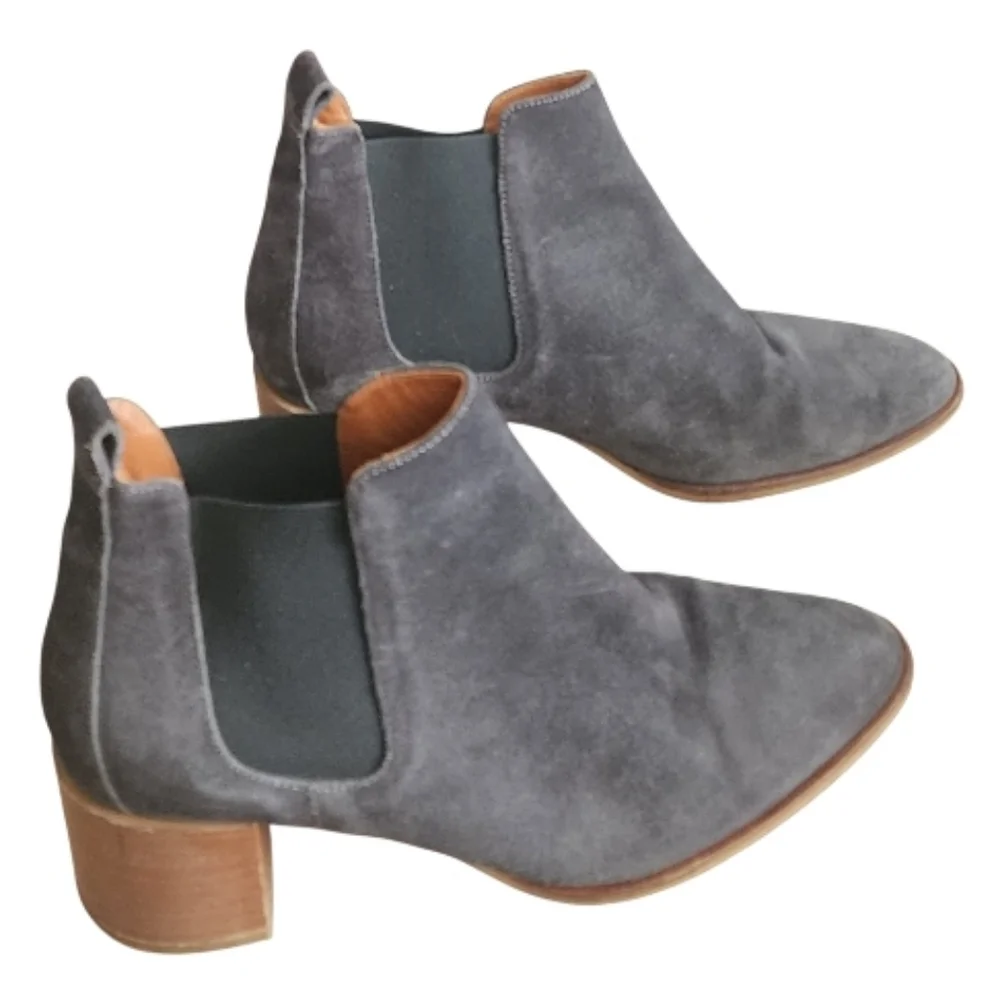 Everlane Chelsea Gray Suede Ankle‎ Boots 9.5 Italy